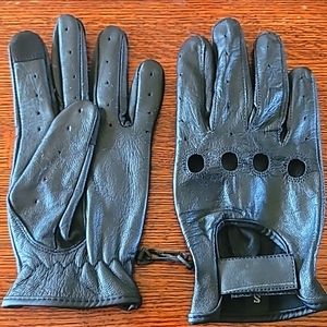 Black leather women's motorcycle gloves size small brand new never worn